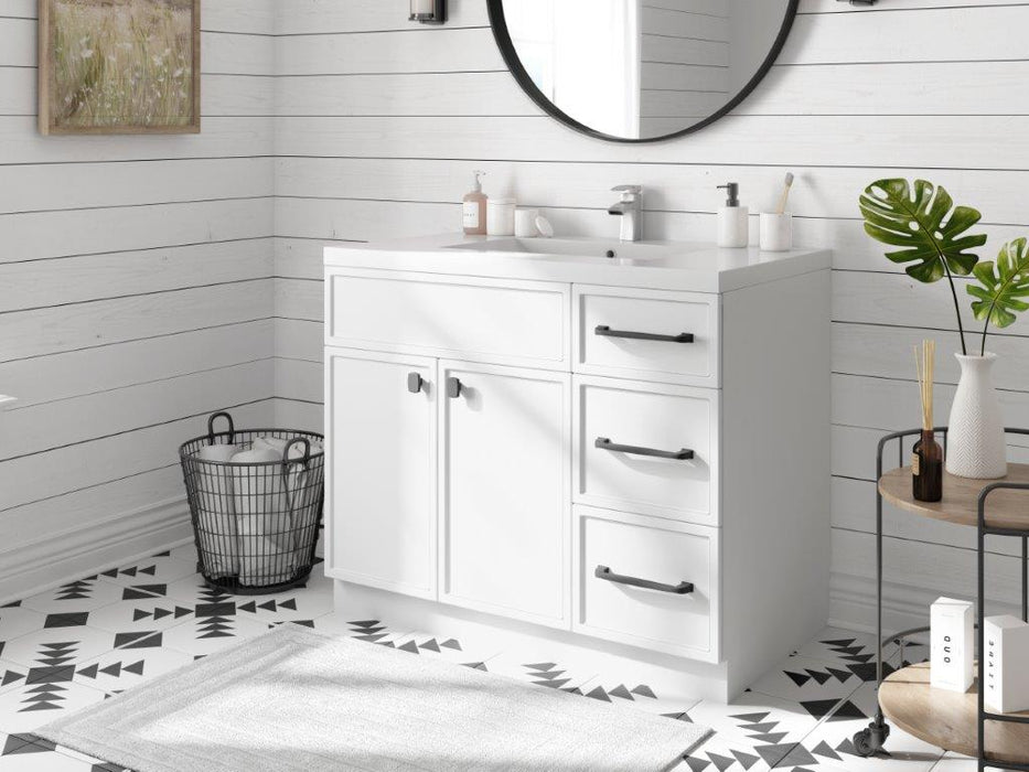 Mio Modern Free Standing Bathroom Vanity Set with Cultured Marble Top and Sink